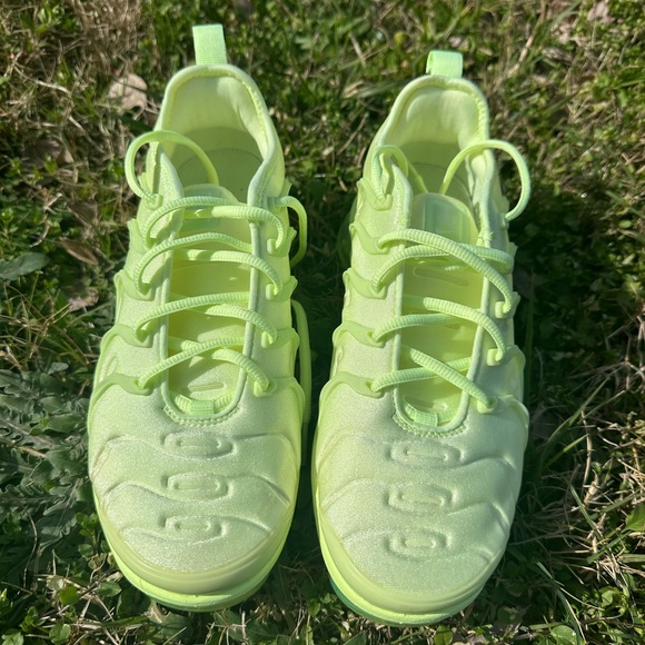 Nike Shoes - Nike air Vapor max plus WMNS Barely , nike shoes